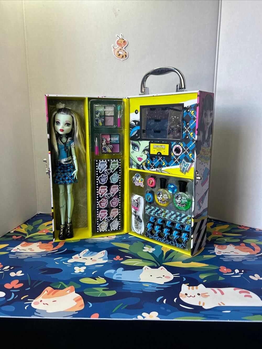 Monster High Make Up Case & Frankie Doll Lip Gloss Nail Polishes Mattel